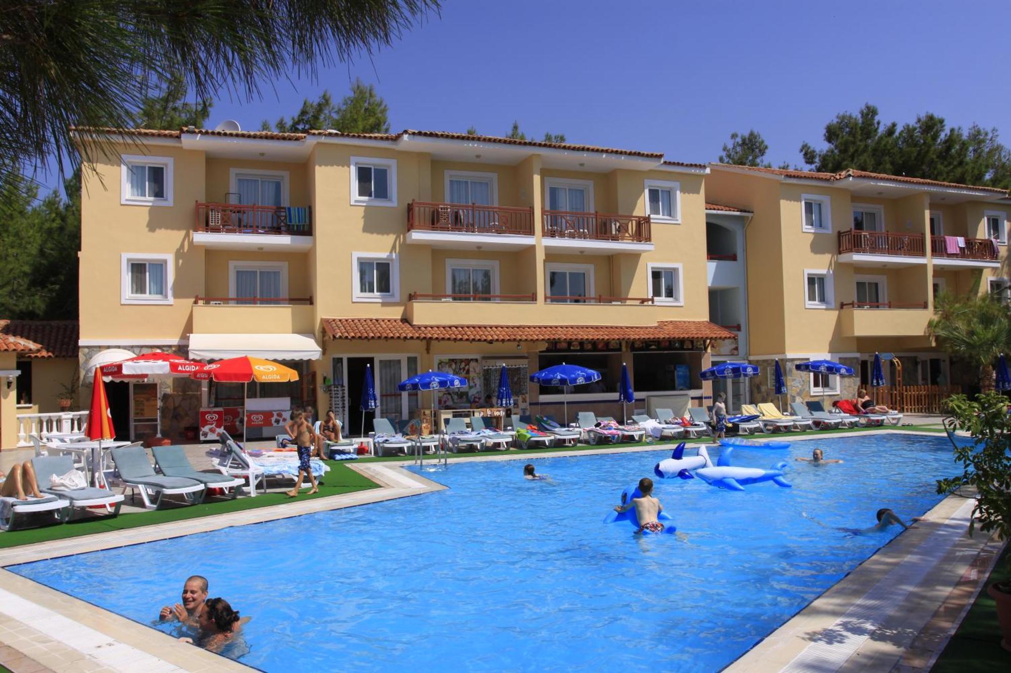 Pine Club Apart Hotel Кушадаси Екстер'єр фото